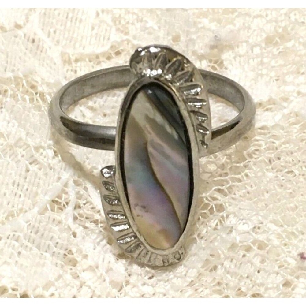 Vintage Abalone Shell Cocktail Ring Silver Tone size 7.5 70s Oval shape